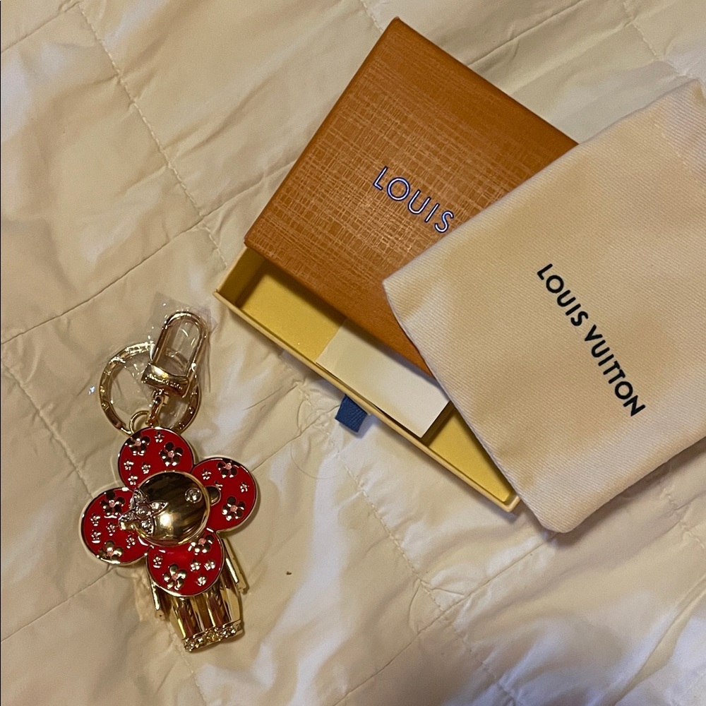 Louis Vuitton Red and Gold vivi bag charm key holder in new condition!
